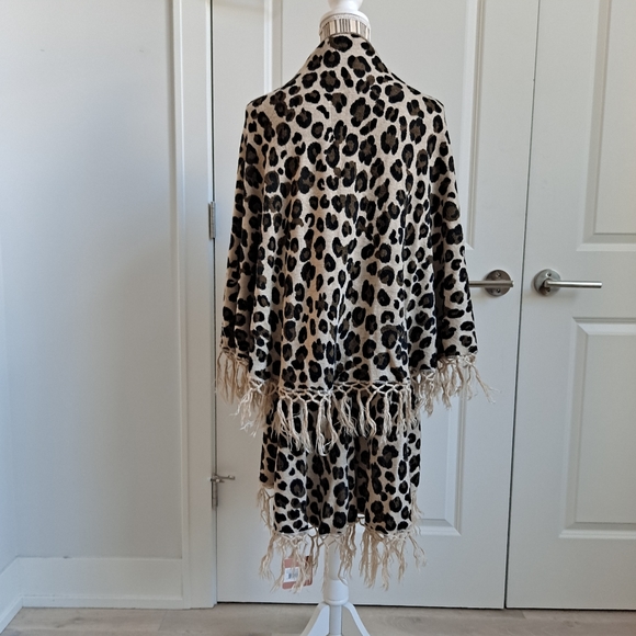 lèRumi Fringed Leopard Print Cardigan Sweater - Picture 3 of 8